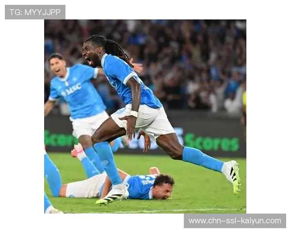 那不勒斯球员麦克托米奈与安古伊萨联手破门助力球队获胜 那不勒斯球员麦克托米奈与安古伊萨联手破门助力球队获胜